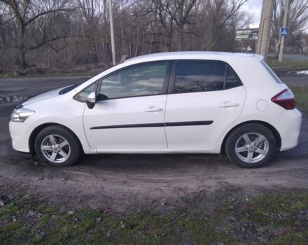 Белый Тойота Аурис, объемом двигателя 1.3 л и пробегом 173 тыс. км за 6500 $, фото 8 на Automoto.ua