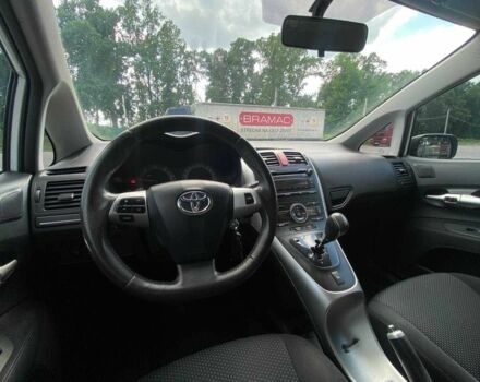 Белый Тойота Аурис, объемом двигателя 1.4 л и пробегом 265 тыс. км за 7790 $, фото 21 на Automoto.ua