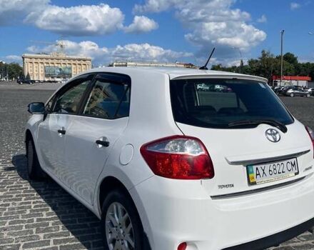 Белый Тойота Аурис, объемом двигателя 1.6 л и пробегом 233 тыс. км за 9000 $, фото 8 на Automoto.ua