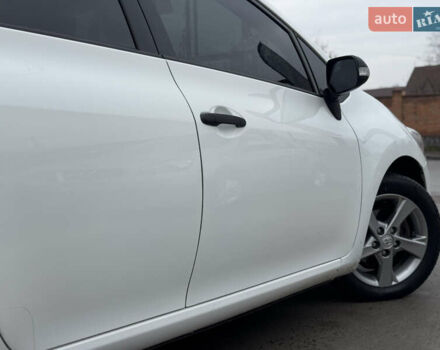 Белый Тойота Аурис, объемом двигателя 1.33 л и пробегом 230 тыс. км за 6500 $, фото 15 на Automoto.ua