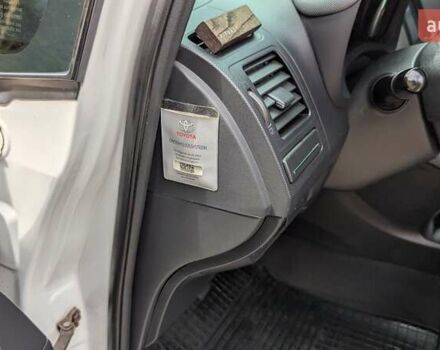 Белый Тойота Аурис, объемом двигателя 1.36 л и пробегом 277 тыс. км за 7500 $, фото 37 на Automoto.ua
