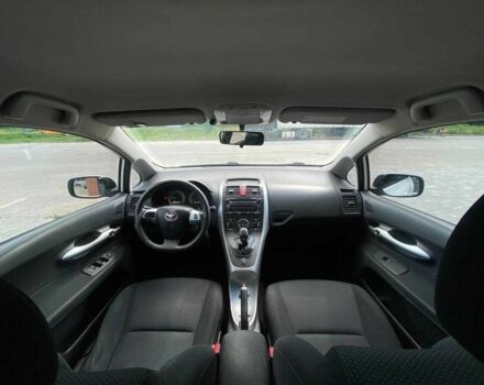 Белый Тойота Аурис, объемом двигателя 1.4 л и пробегом 265 тыс. км за 7790 $, фото 19 на Automoto.ua