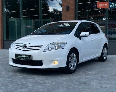 Белый Тойота Аурис, объемом двигателя 1.36 л и пробегом 265 тыс. км за 7790 $, фото 5 на Automoto.ua