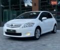Белый Тойота Аурис, объемом двигателя 1.36 л и пробегом 265 тыс. км за 7790 $, фото 5 на Automoto.ua