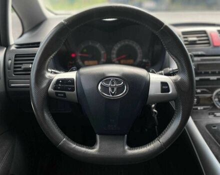 Белый Тойота Аурис, объемом двигателя 1.4 л и пробегом 265 тыс. км за 7790 $, фото 17 на Automoto.ua