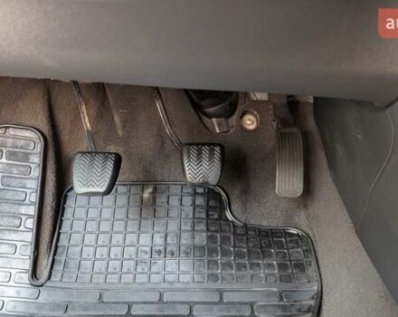 Белый Тойота Аурис, объемом двигателя 1.36 л и пробегом 277 тыс. км за 7500 $, фото 34 на Automoto.ua