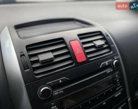 Белый Тойота Аурис, объемом двигателя 1.36 л и пробегом 265 тыс. км за 7790 $, фото 26 на Automoto.ua