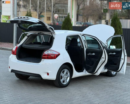 Белый Тойота Аурис, объемом двигателя 1.8 л и пробегом 233 тыс. км за 9000 $, фото 32 на Automoto.ua