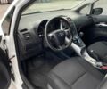 Белый Тойота Аурис, объемом двигателя 1.4 л и пробегом 265 тыс. км за 7790 $, фото 7 на Automoto.ua