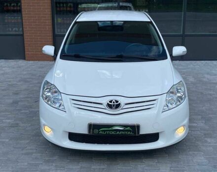 Белый Тойота Аурис, объемом двигателя 1.4 л и пробегом 265 тыс. км за 7790 $, фото 1 на Automoto.ua