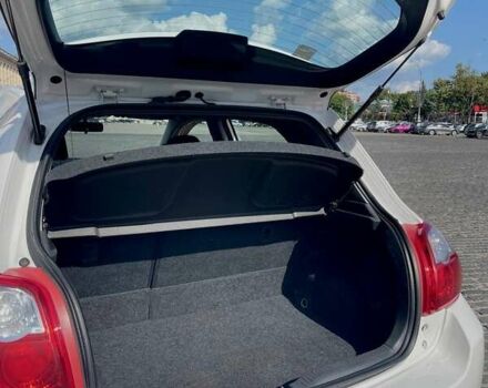 Белый Тойота Аурис, объемом двигателя 1.6 л и пробегом 233 тыс. км за 9000 $, фото 19 на Automoto.ua