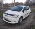 Белый Тойота Аурис, объемом двигателя 1.3 л и пробегом 173 тыс. км за 6500 $, фото 1 на Automoto.ua