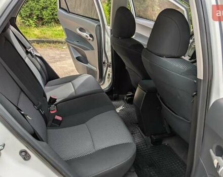 Белый Тойота Аурис, объемом двигателя 1.36 л и пробегом 277 тыс. км за 7500 $, фото 19 на Automoto.ua