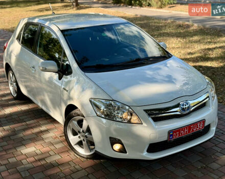 Белый Тойота Аурис, объемом двигателя 1.8 л и пробегом 210 тыс. км за 11750 $, фото 8 на Automoto.ua