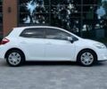 Белый Тойота Аурис, объемом двигателя 1.4 л и пробегом 265 тыс. км за 7790 $, фото 3 на Automoto.ua