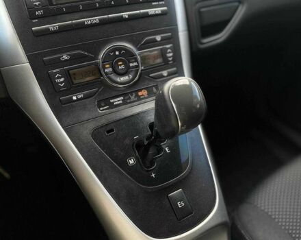 Белый Тойота Аурис, объемом двигателя 1.4 л и пробегом 265 тыс. км за 7790 $, фото 18 на Automoto.ua