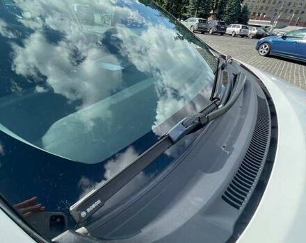 Белый Тойота Аурис, объемом двигателя 1.6 л и пробегом 233 тыс. км за 9000 $, фото 18 на Automoto.ua