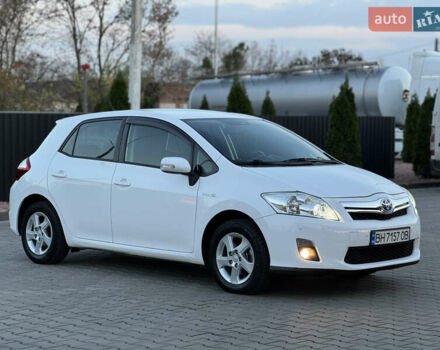 Белый Тойота Аурис, объемом двигателя 1.8 л и пробегом 233 тыс. км за 9000 $, фото 5 на Automoto.ua
