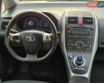 Білий Тойота Ауріс, об'ємом двигуна 1.8 л та пробігом 230 тис. км за 9950 $, фото 22 на Automoto.ua