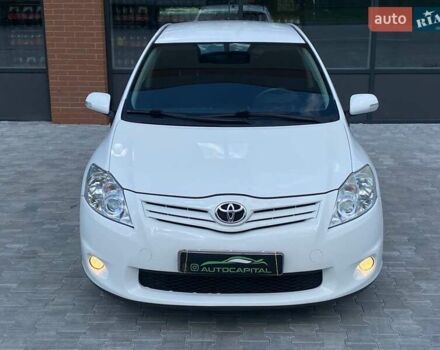 Белый Тойота Аурис, объемом двигателя 1.36 л и пробегом 265 тыс. км за 7790 $, фото 3 на Automoto.ua