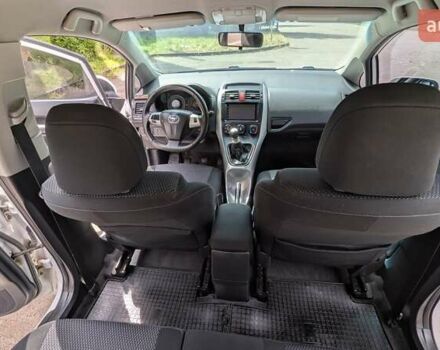 Белый Тойота Аурис, объемом двигателя 1.36 л и пробегом 277 тыс. км за 7500 $, фото 22 на Automoto.ua