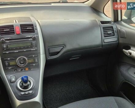 Білий Тойота Ауріс, об'ємом двигуна 1.8 л та пробігом 230 тис. км за 9950 $, фото 36 на Automoto.ua