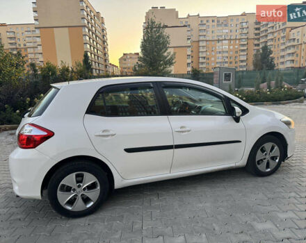 Белый Тойота Аурис, объемом двигателя 1.6 л и пробегом 40 тыс. км за 12500 $, фото 9 на Automoto.ua