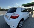 Белый Тойота Аурис, объемом двигателя 1.6 л и пробегом 147 тыс. км за 9300 $, фото 2 на Automoto.ua