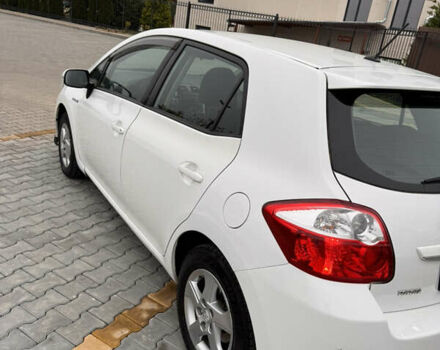Білий Тойота Ауріс, об'ємом двигуна 1.8 л та пробігом 245 тис. км за 9700 $, фото 11 на Automoto.ua