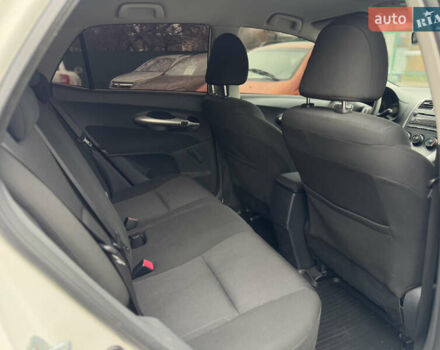 Белый Тойота Аурис, объемом двигателя 1.33 л и пробегом 230 тыс. км за 6500 $, фото 28 на Automoto.ua