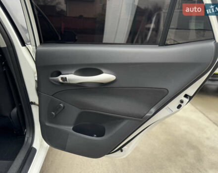 Белый Тойота Аурис, объемом двигателя 1.33 л и пробегом 230 тыс. км за 6500 $, фото 27 на Automoto.ua