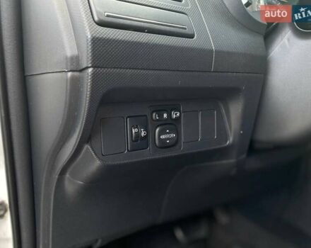 Белый Тойота Аурис, объемом двигателя 1.36 л и пробегом 265 тыс. км за 7790 $, фото 21 на Automoto.ua