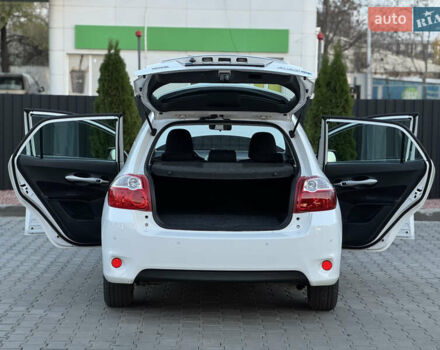 Белый Тойота Аурис, объемом двигателя 1.8 л и пробегом 233 тыс. км за 9000 $, фото 19 на Automoto.ua