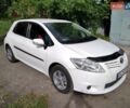 Белый Тойота Аурис, объемом двигателя 1.3 л и пробегом 171 тыс. км за 6800 $, фото 1 на Automoto.ua