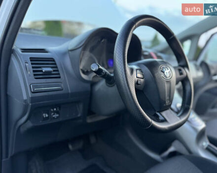 Белый Тойота Аурис, объемом двигателя 1.8 л и пробегом 233 тыс. км за 9000 $, фото 30 на Automoto.ua