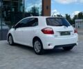 Белый Тойота Аурис, объемом двигателя 1.4 л и пробегом 265 тыс. км за 7990 $, фото 6 на Automoto.ua