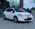 Белый Тойота Аурис, объемом двигателя 1.36 л и пробегом 265 тыс. км за 7790 $, фото 6 на Automoto.ua