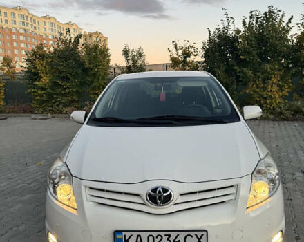 Белый Тойота Аурис, объемом двигателя 1.6 л и пробегом 40 тыс. км за 12500 $, фото 7 на Automoto.ua
