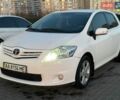 Белый Тойота Аурис, объемом двигателя 1.6 л и пробегом 160 тыс. км за 8700 $, фото 1 на Automoto.ua