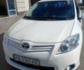 Белый Тойота Аурис, объемом двигателя 1.6 л и пробегом 147 тыс. км за 9600 $, фото 1 на Automoto.ua