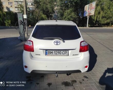 Белый Тойота Аурис, объемом двигателя 1.4 л и пробегом 270 тыс. км за 8000 $, фото 4 на Automoto.ua