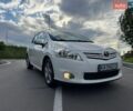 Белый Тойота Аурис, объемом двигателя 1.6 л и пробегом 111 тыс. км за 11800 $, фото 1 на Automoto.ua