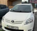 Білий Тойота Ауріс, об'ємом двигуна 1.6 л та пробігом 73 тис. км за 11284 $, фото 2 на Automoto.ua