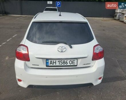 Білий Тойота Ауріс, об'ємом двигуна 1.6 л та пробігом 149 тис. км за 11000 $, фото 2 на Automoto.ua