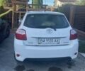 Белый Тойота Аурис, объемом двигателя 1.6 л и пробегом 130 тыс. км за 10000 $, фото 1 на Automoto.ua