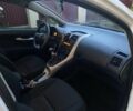 Белый Тойота Аурис, объемом двигателя 1.4 л и пробегом 200 тыс. км за 7200 $, фото 9 на Automoto.ua