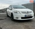 Білий Тойота Ауріс, об'ємом двигуна 1.6 л та пробігом 134 тис. км за 10000 $, фото 1 на Automoto.ua