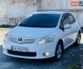 Білий Тойота Ауріс, об'ємом двигуна 1.6 л та пробігом 143 тис. км за 11300 $, фото 1 на Automoto.ua