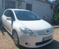 Білий Тойота Ауріс, об'ємом двигуна 1.36 л та пробігом 288 тис. км за 7500 $, фото 1 на Automoto.ua