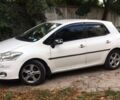 Білий Тойота Ауріс, об'ємом двигуна 1.6 л та пробігом 174 тис. км за 11500 $, фото 1 на Automoto.ua